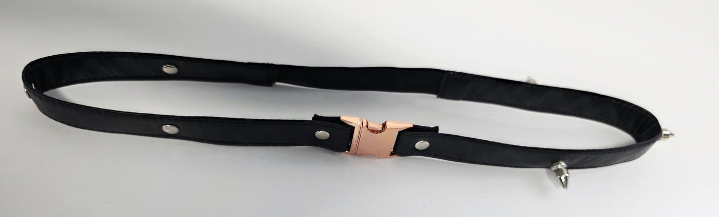 shows belt as a whole connected in front by rose gold buckle